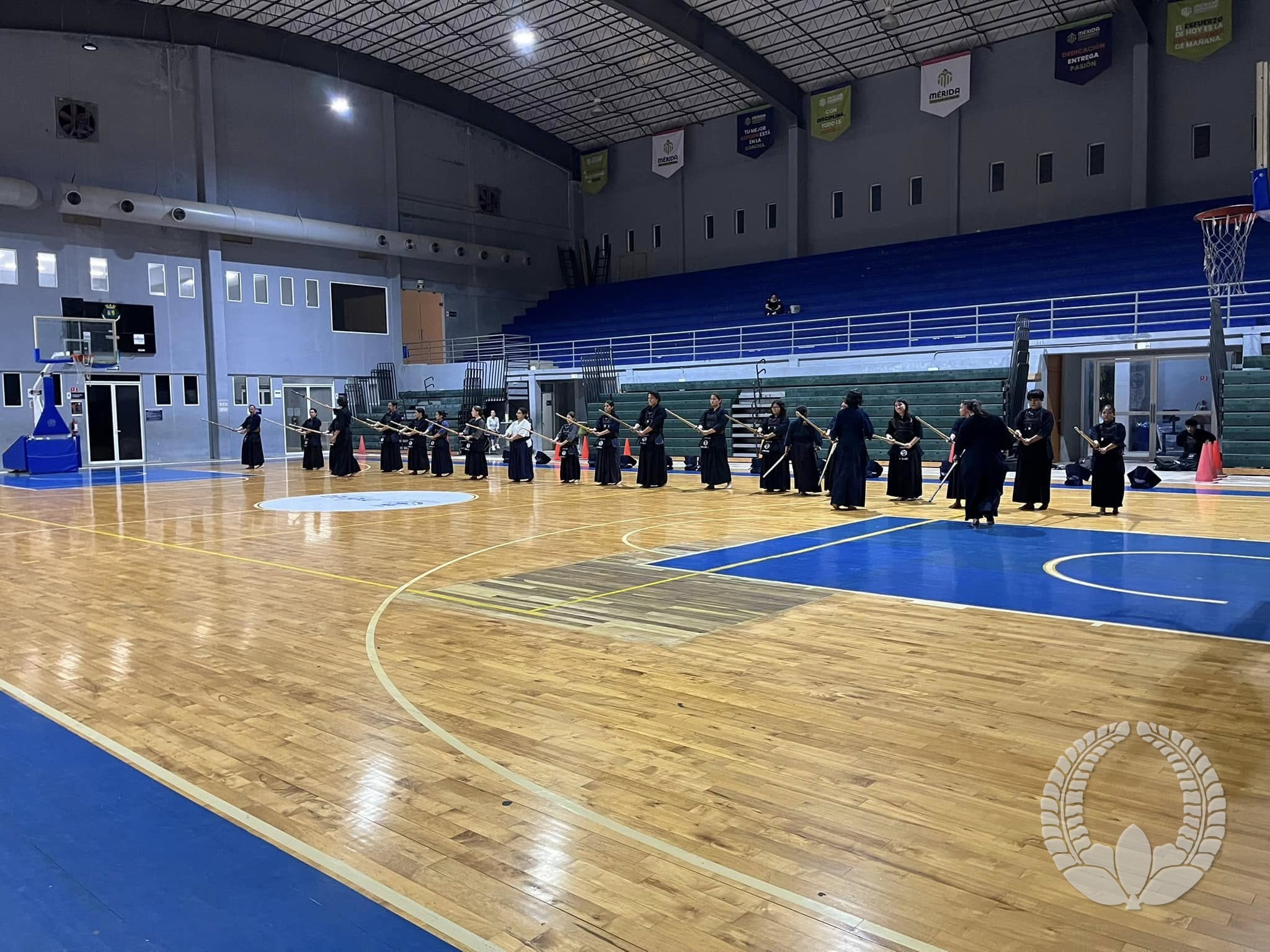 Entrenamiento grupal en el gimnasio de Mérida